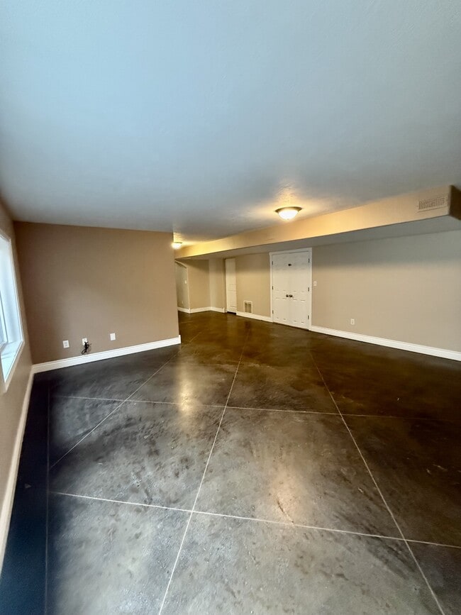 Photo - 4427 Lago Grande Dr (Salt Lake City, UT) House