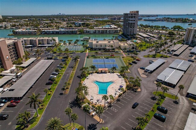 Foto del edificio - 7540 Bay Island Dr S