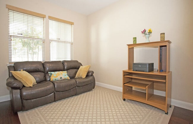 Building Photo - 1091 Yarrow Ter