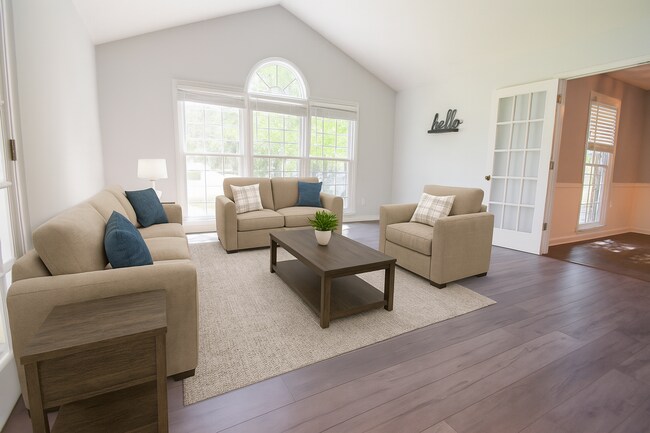 Foto del edificio - 3 Bedroom 2.5 Bathroom with a Bonus: Small...