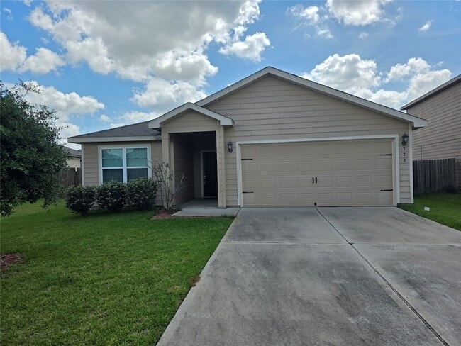 Building Photo - 723 Crystal Lakes Dr