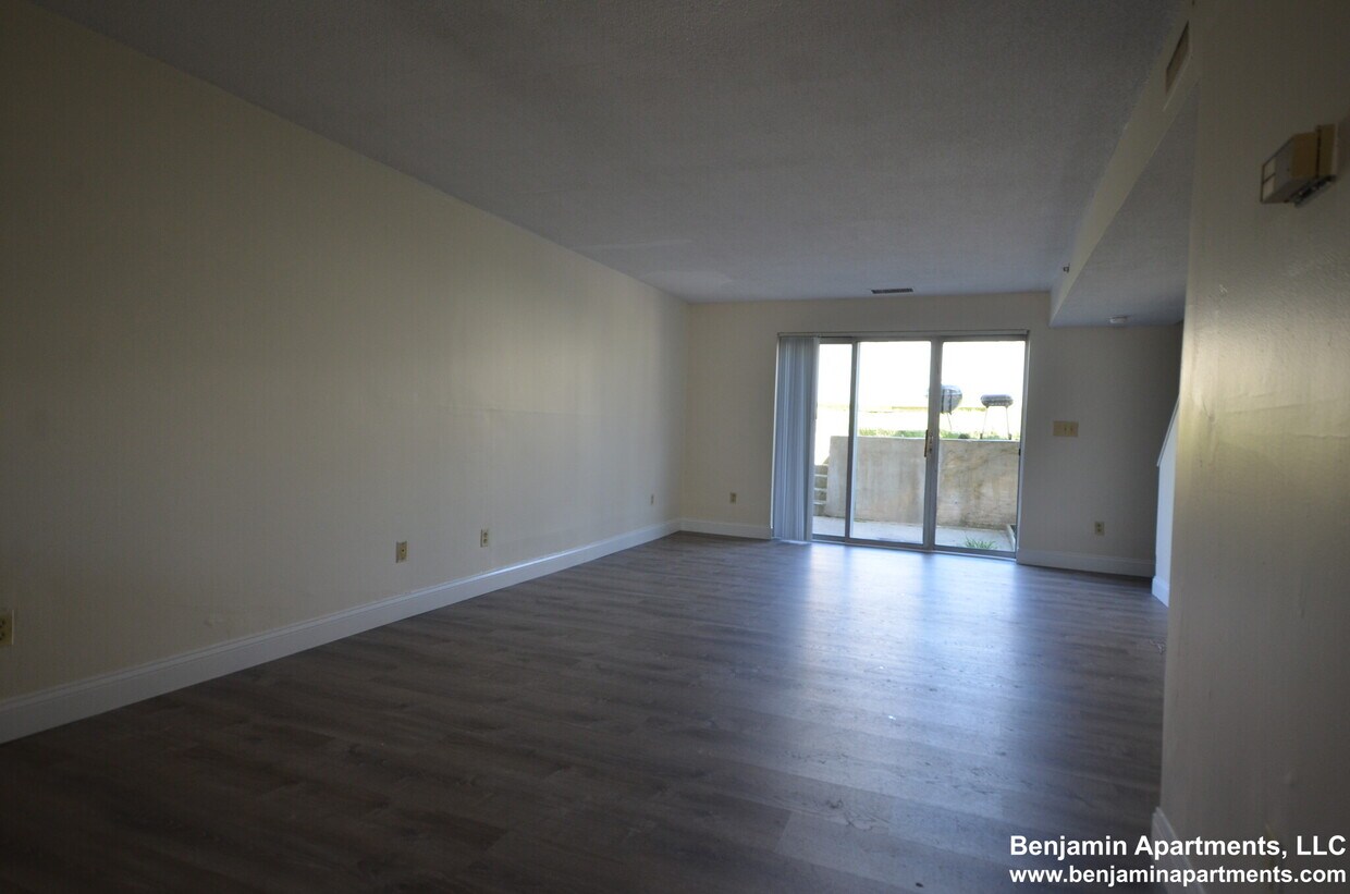 Foto principal - 144 North Beacon St