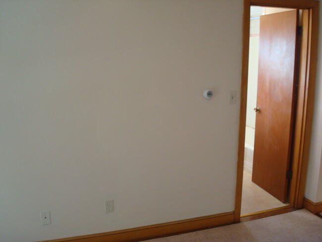 Building Photo - 10 Woodbury Ave