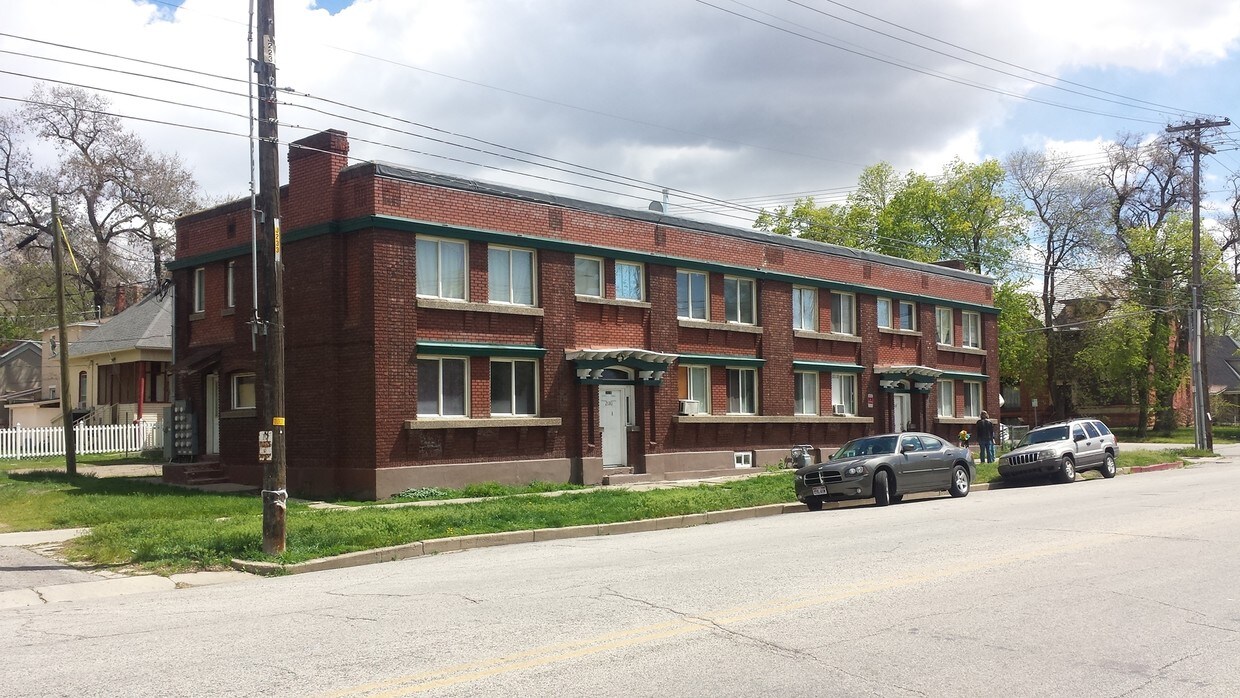 Foto principal - 2680-2684 Adams Ave