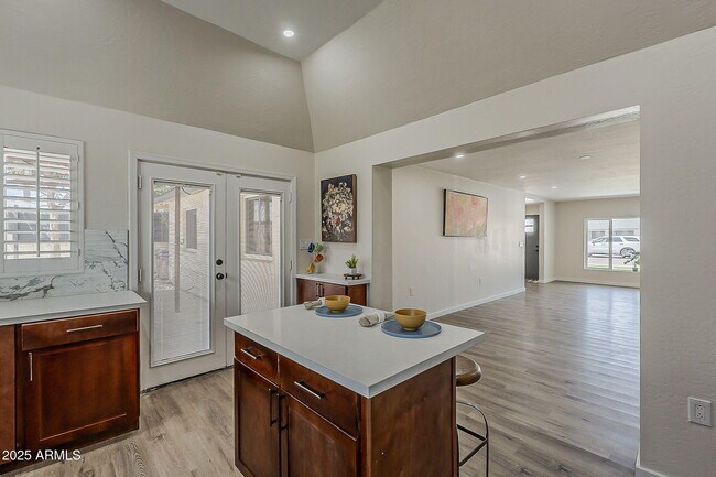 Building Photo - 8215 E Cypress St