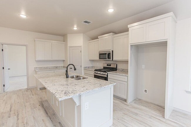Building Photo - New Beginnings Start With AMRR: 3 BD Suburban Style Neighborhood!