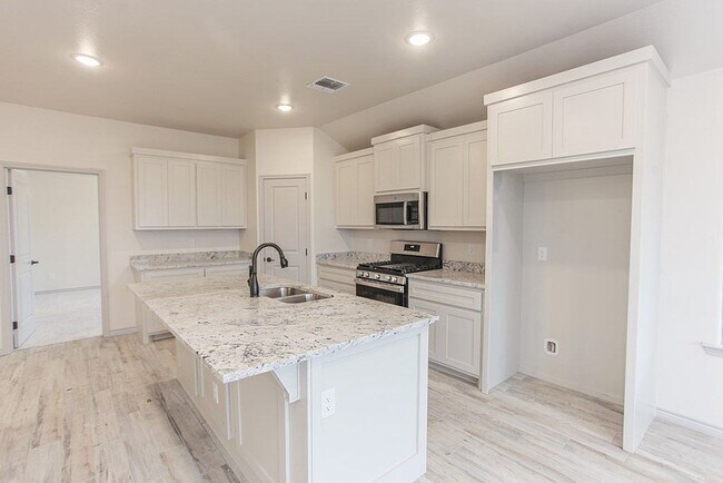 Foto del edificio - New Beginnings Start With AMRR:  Construction 3 bedroom Home in Midland, TX!