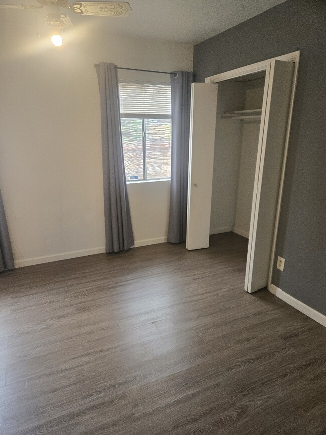Foto del edificio - 7253 Capps Ave