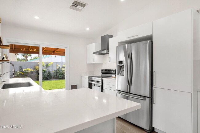 Foto del edificio - 6855 E Kings Ave