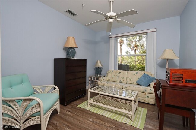 Foto del edificio - 14801 Park Lake Dr