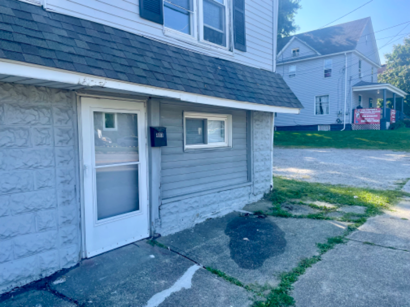 Primary Photo - 403 Main St