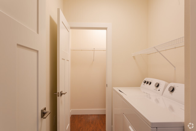 1BR, 1BA - 913Sf - Cedar Place Apartments