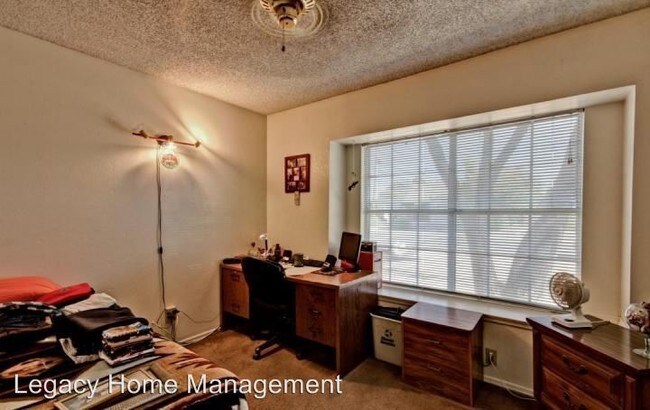 Foto del edificio - 2 br, 1.5 bath House - 926 E Wickieup Ln