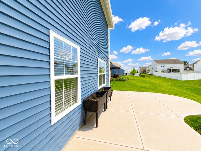 Building Photo - 5872 Wintersweet Ln