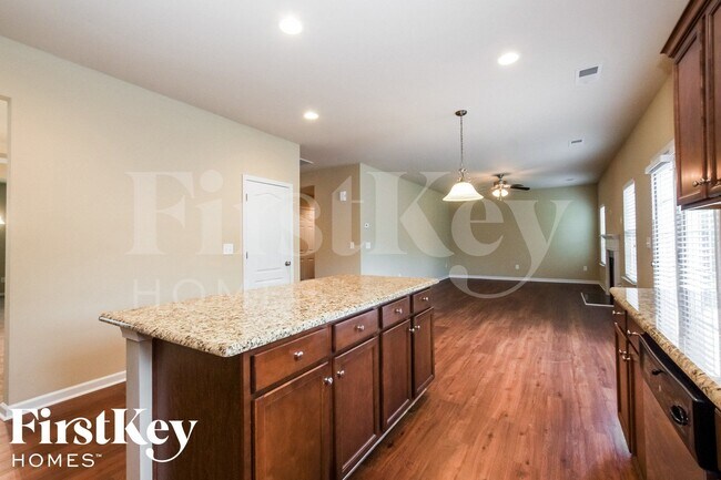 Foto del edificio - 9730 Loughlin Ln