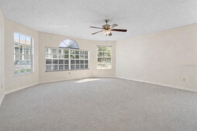 Foto del edificio - 2051 Royal Bay Blvd