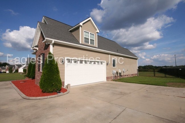 Foto del edificio - 304 Glenn Laurel Dr Pikeville, NC 27863