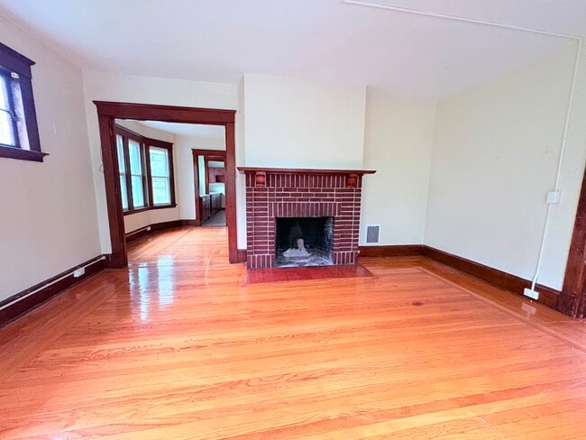 Building Photo - 390 Ellsworth Ave