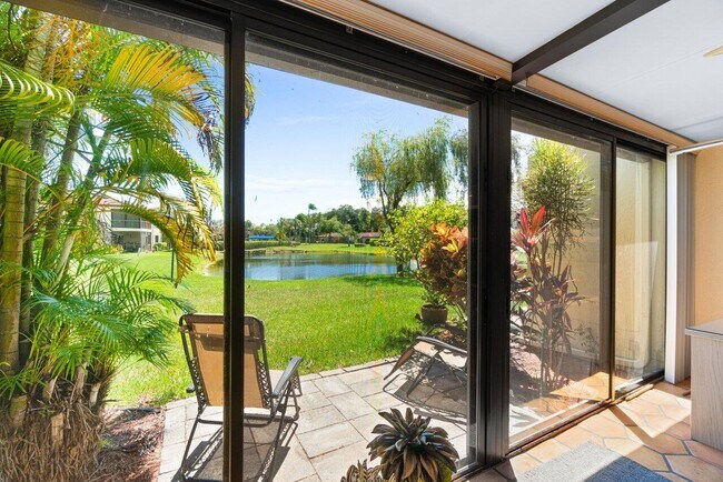 Building Photo - 8536 Casa Del Lago
