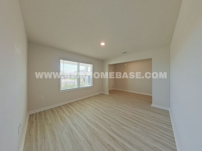 Foto del edificio - Spacious 5-Bedroom Home in Shoal River Community with Modern Features and Community Pool Access!