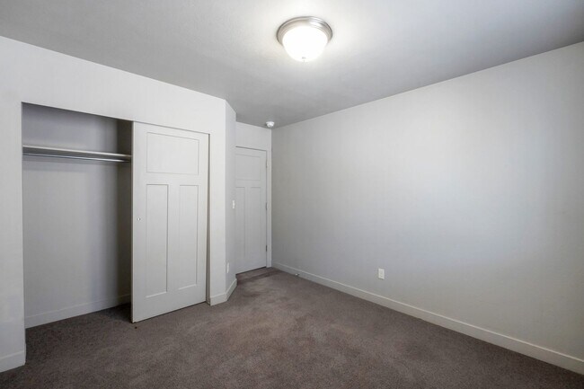 Building Photo - Beautiful 2 Story Townhome in Vineyard w/ ...