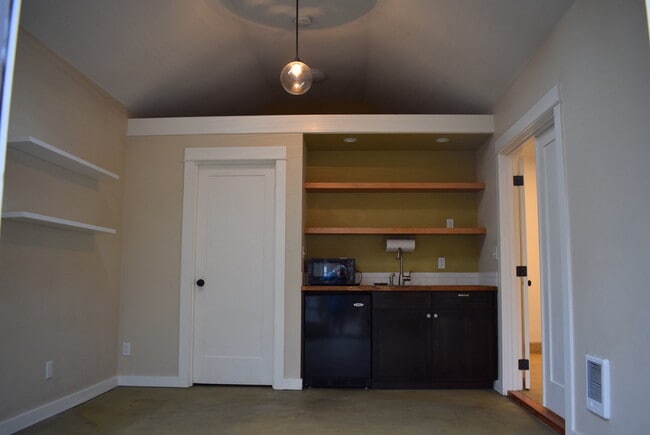 Loft storage - 2034 N Winchell St