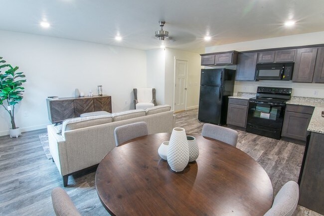 Building Photo - 14904 S Tumble Rock Way