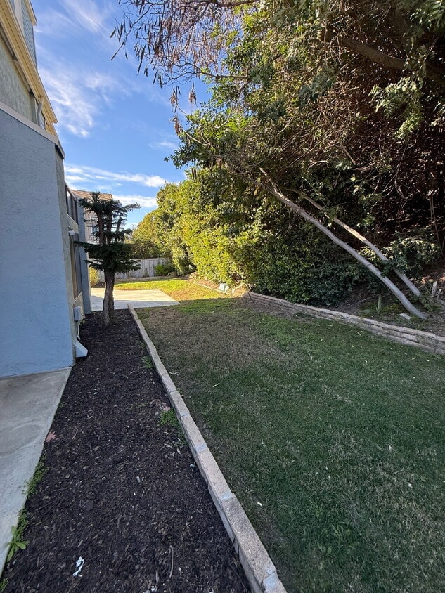 Building Photo - Must see this gem.  Newly painted through out and new flooring!  Won't last.