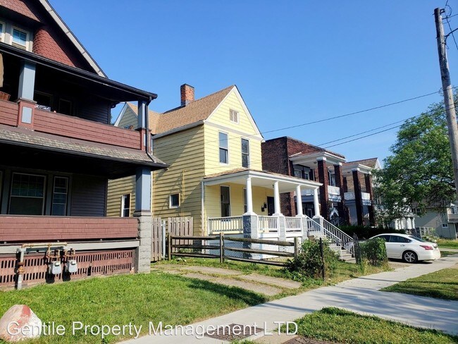 Building Photo - 2054 W 98th St