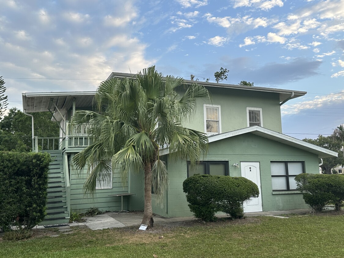 Primary Photo - 408 3rd Ave E