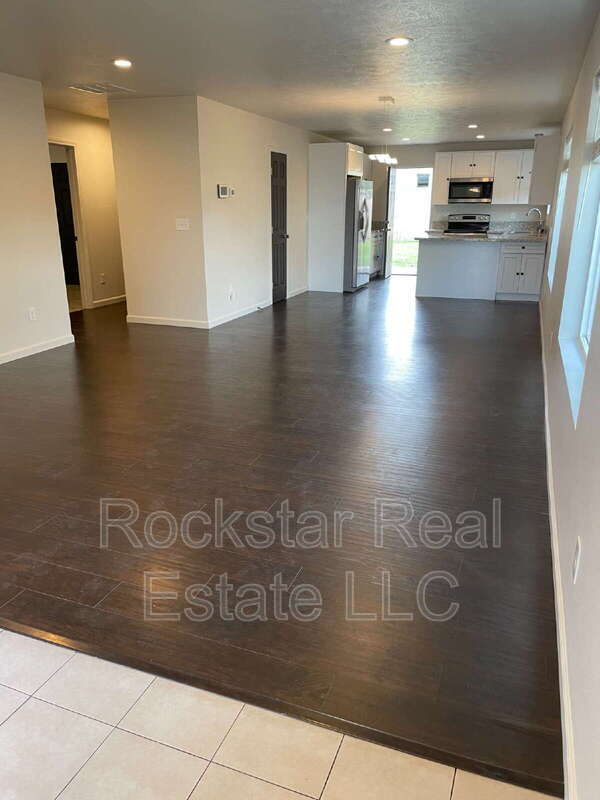 Foto del edificio - 2112 E Dalke Ave