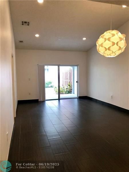 Foto del edificio - 3129 NW 86th Ave