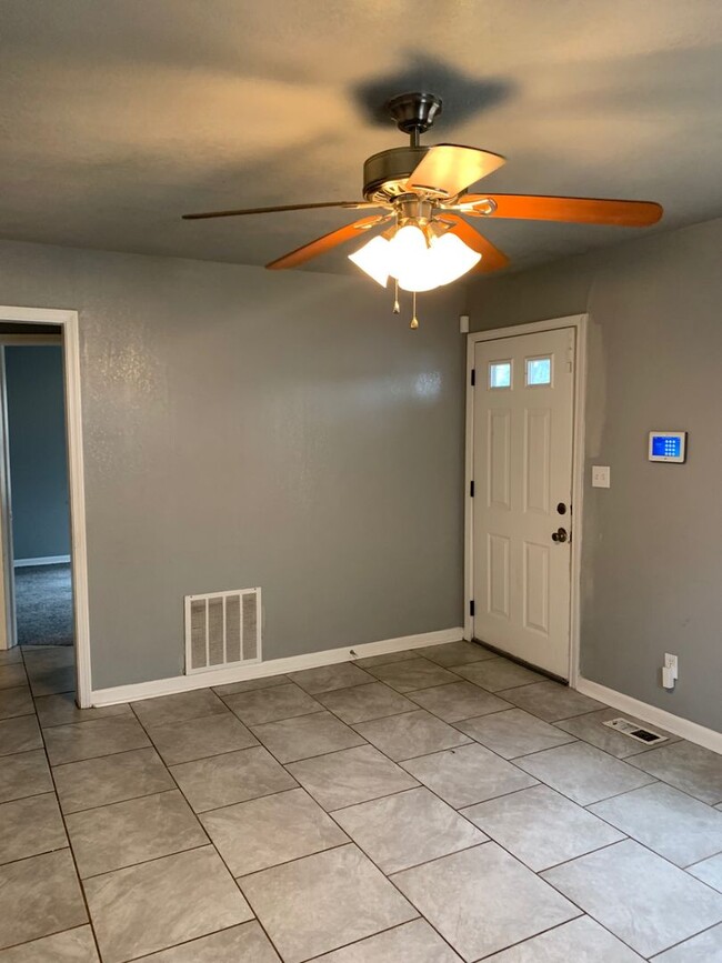 Building Photo - BELOW MARKET RENT!