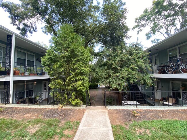 Building Photo - 980 Greenwood Ave