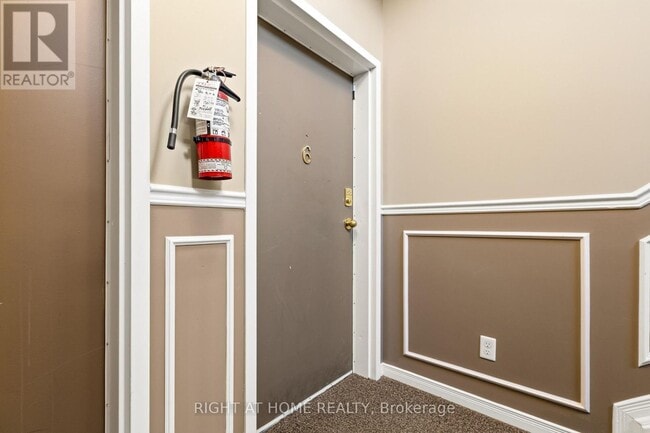 Building Photo - 80 Briargate Private