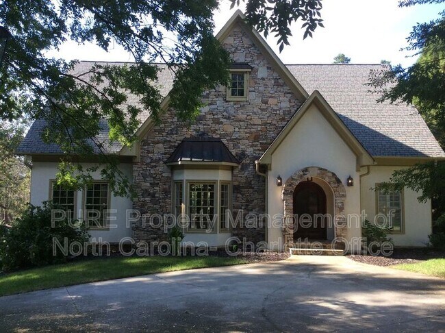 Building Photo - 236 Towill Pl