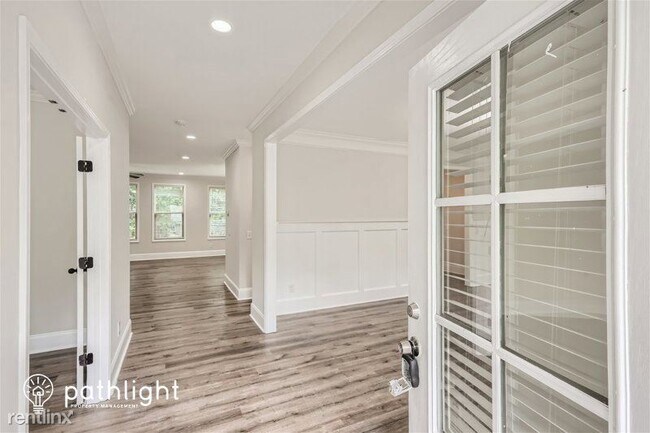Building Photo - 4 br, 3.5 bath House - 2638 Oakdale St NW ...