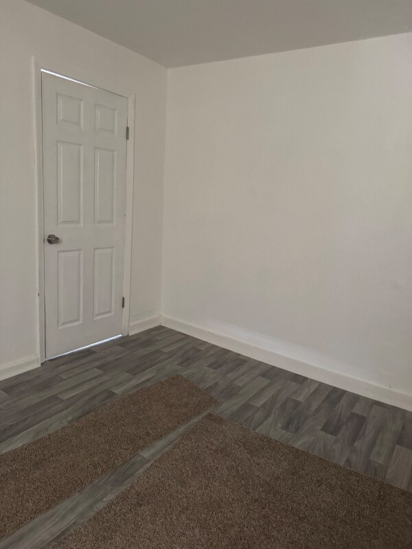 Foto del edificio - 2435 Woodford St