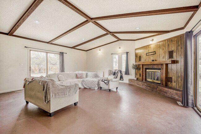 Foto del edificio - Spacious Cul-de-Sac Home Near CSU