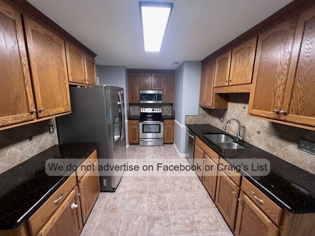 Building Photo - Birch Creek- Franzia Drive
