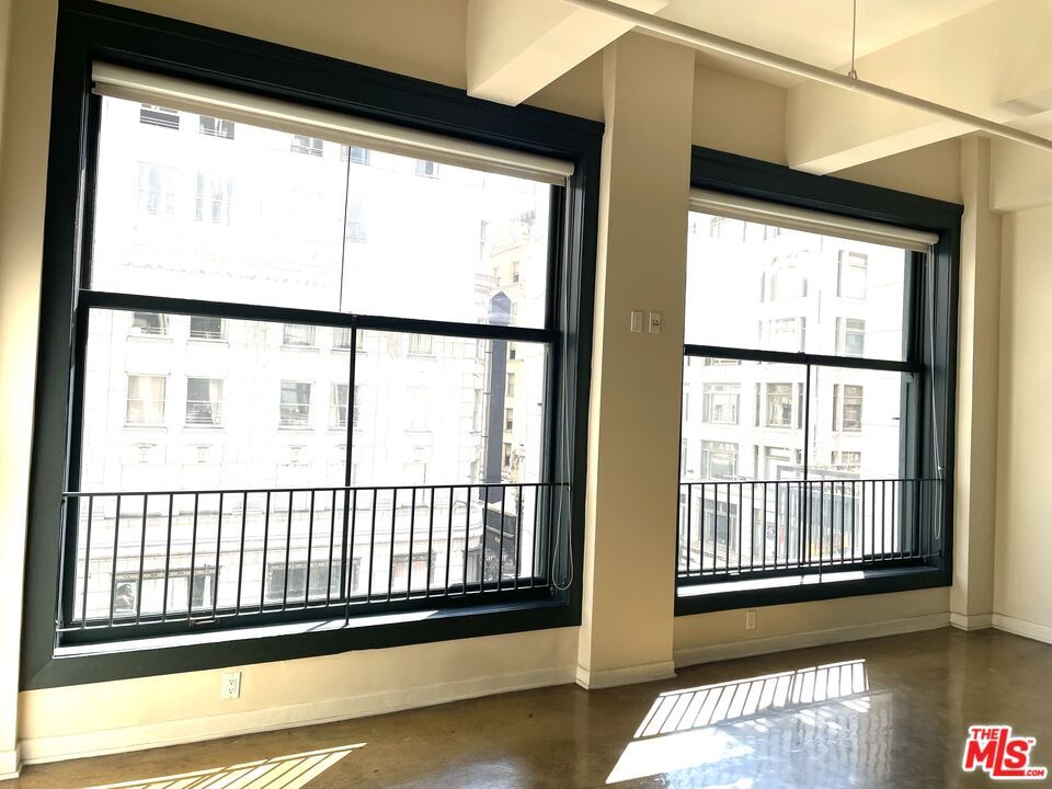 Foto principal - 315 W 5th St