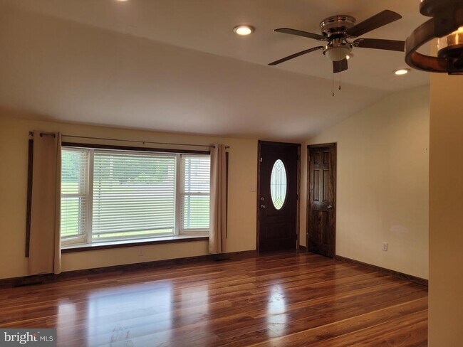 Foto del edificio - 2327 Ritner Hwy