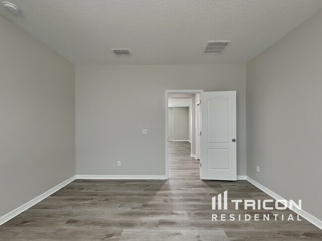 Building Photo - 2634 Yardley St