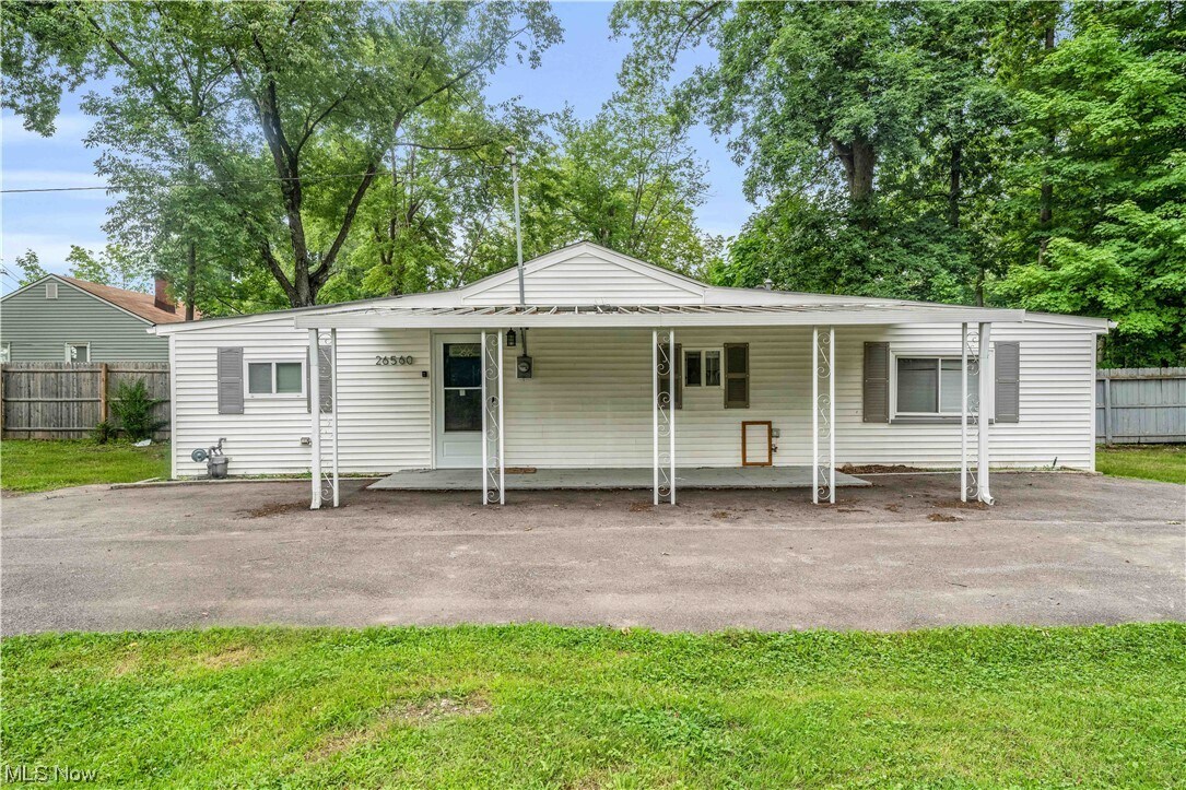 Foto principal - 26560 Cannon Rd