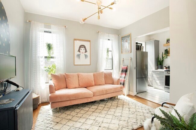 Foto del edificio - 50 W 112th St