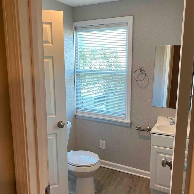 Foto del edificio - 111 Spruce Ave