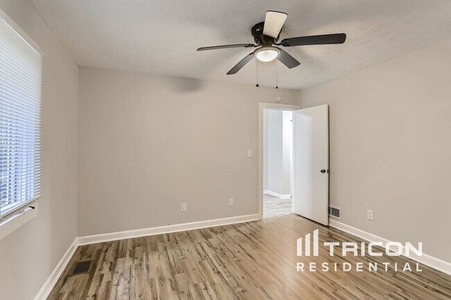 Foto del edificio - 591 Sequoia Ct