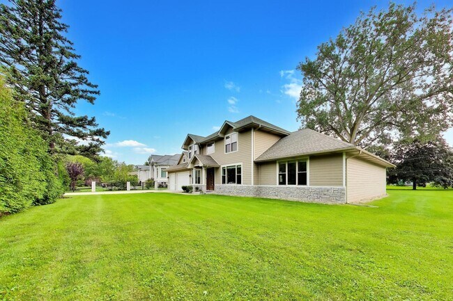 Foto del edificio - 2311 N Arlington Heights Rd