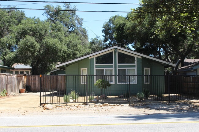 Building Photo - 410 Burnham Rd