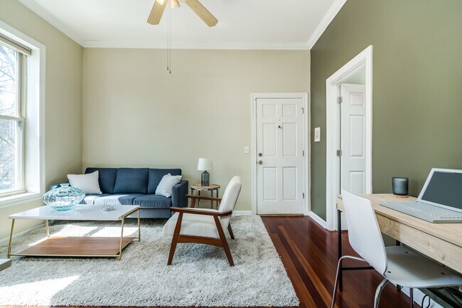 Building Photo - 1301 N Artesian Ave